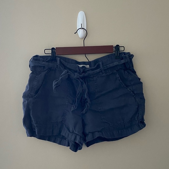 Women’s Lou & Grey Dark Gray Linen Tie Waist Paperbag Shorts Size Small - Picture 3 of 6